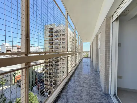 VENTA DEPARTAMENTO 5 AMBIENTES EN AVELLANEDA CENTRO