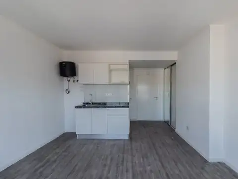 Venta monoambiente estrenar piso alto Monserrat