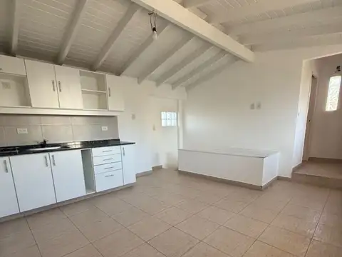 Juan Clark 1800, Piso 1