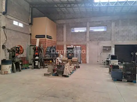 Galpon en Venta en Paso del Rey, USD 250.000