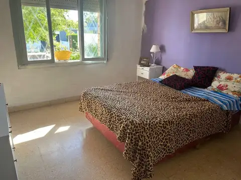 Casa 6 ambientes con 1 baño