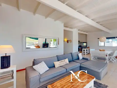 Casa 5 ambientes con 3 baños