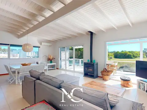Casa en Venta con 2 cocheras