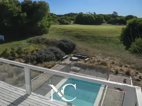 Casa en venta en Costa Esmeralda con fondo al golf