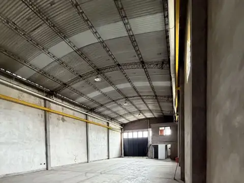Galpon en Alquiler 24  mts Fondo