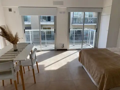 Departamento en Alquiler en Adrogue, $ 600.000