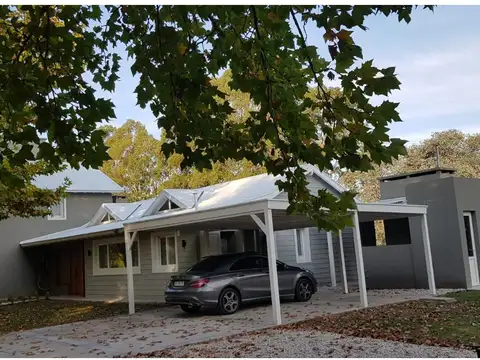 Quinta en Alquiler con 2 cocheras