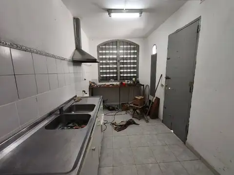 VENTA CASA TRES DORMITORIOS BARRIO COLON ESCRITURA