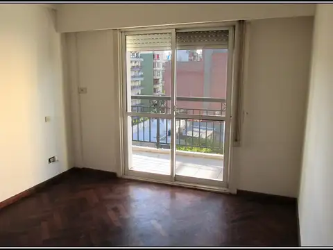 A.V PELLEGRINI 379 06-01 DOS DORMITORIOS C/BALCON Y COCHERA