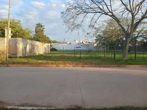 Terreno en Venta 20  mts Fondo