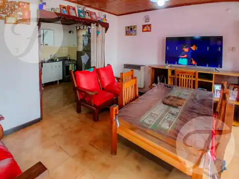 Casa 5 ambientes con 1 baño