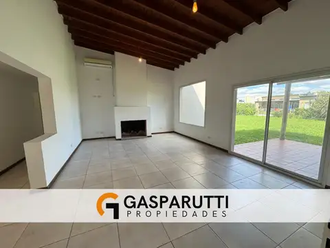 Casa 4 ambientes con 3 baños