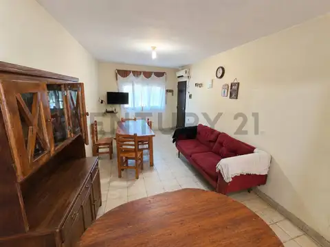 VENTA CASA A REFACCIONAR EN MORÓN