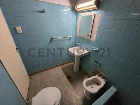 VENTA LOTE EN ESQUINA CON 3 PH A REFACCIONAR EN MORÓN