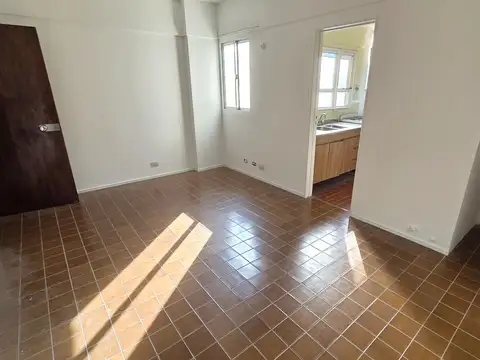 Venta Departamento de 2 Ambientes. Muy Luminoso en Piso 6°.