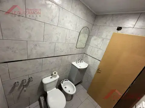 Depto Tipo Casa en Alquiler 40 años