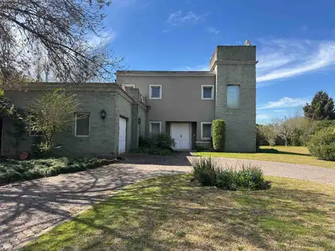 Venta Casa 4 Amb con 2 Lotes en La Emilia Ruta 28