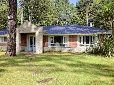 CASA EN VENTA EN CARILO