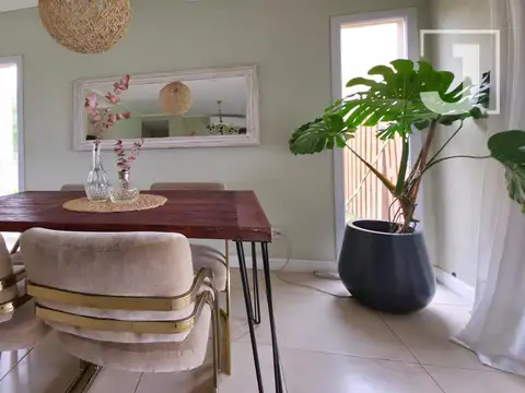 Casa en Venta con 1 cochera