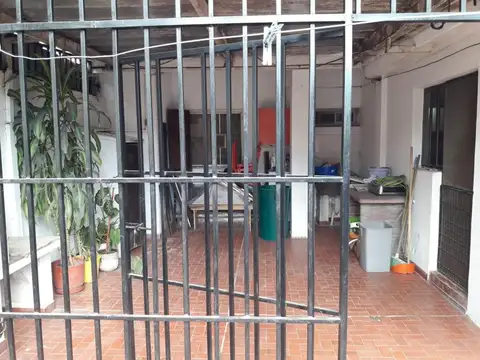 Vendo Excelente Chalet 3 D. con Dpto. 2 D. en Planta Alta