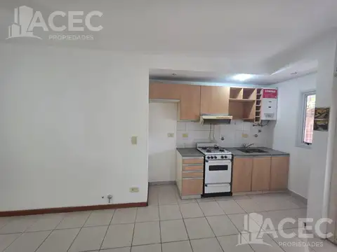 Vera Mujica 400 - Piso 1º Dpto B- Frente - Balcón