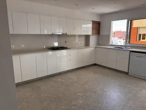 Departamento en Alquiler con 1 cocheras