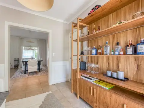 CASA EN VENTA DE 5 AMBIENTES EN PILAR