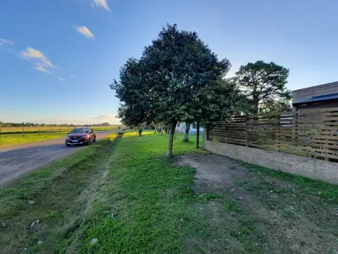 Casa en Venta EN PUEBLO ESTHER de 2 dormitorios, cochera, jardín, 2 baños 