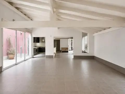 Casa en Alquiler con 1 cochera