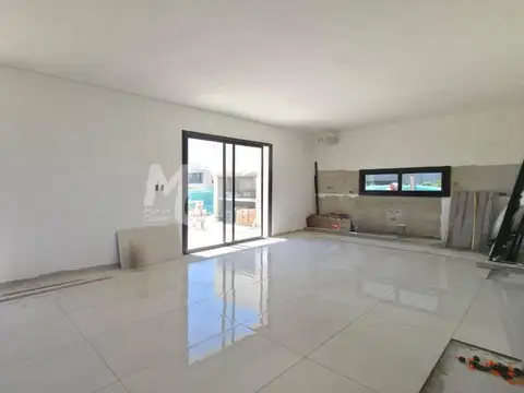 Casa enventa en Santa Elisa