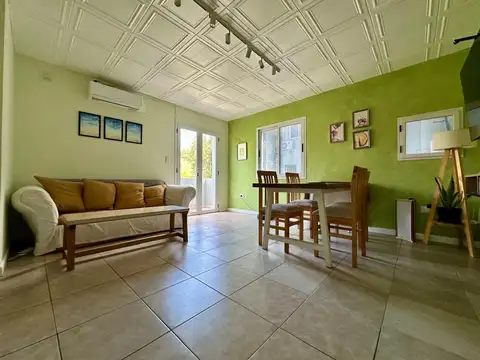 Depto Tipo Casa en Venta con 1 cocheras