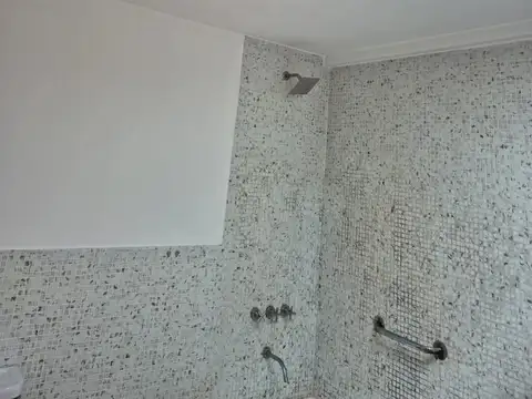 Departamento en Alquiler en Adrogue, $ 750.000