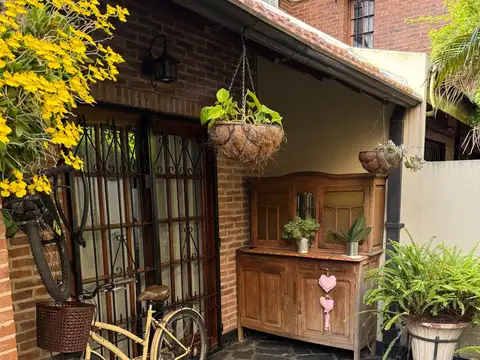 Casa en Venta con 1 cochera