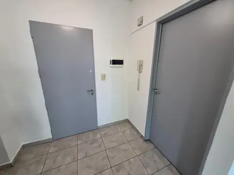 Sanabria 2800, Piso 1