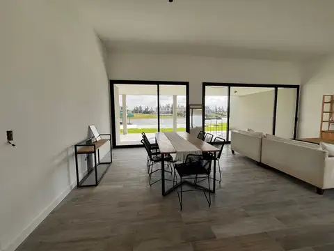 Casa Chalet  en Venta en El Naudir, Escobar, G.B.A. Zona Norte