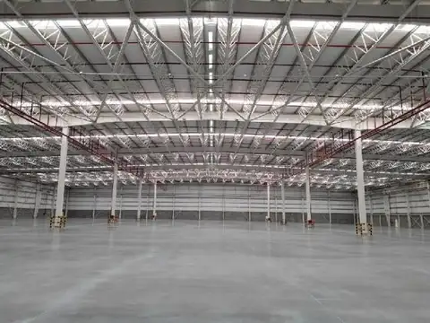 Galpon en Alquiler 106  mts Frente