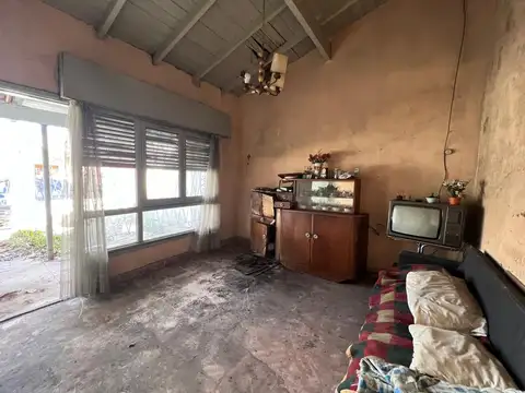 Casa en Venta en Isidro Casanova, USD 55.000