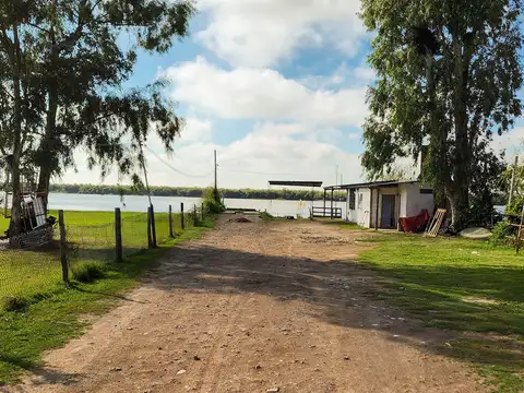 Se vende propiedad con lote al rio - Sauce Viejo