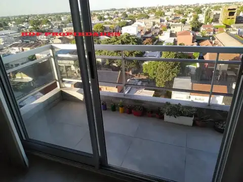 MONOAMBIENTE CON COCHERA DESCUBIERTA