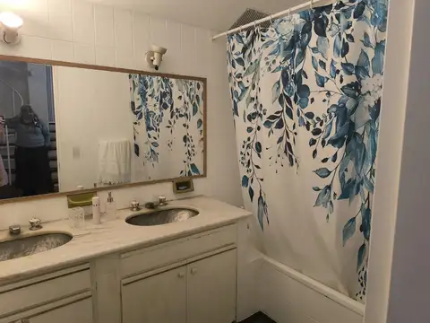 Casa en Venta con 6 cocheras