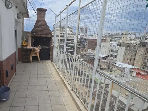 VENTA HERMOSO 3 AMBIENTES CON BALCÓN TERRAZA