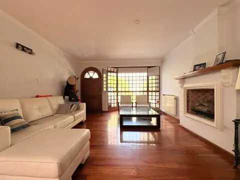 VENTA TRIPLEX 4 AMB + ESC - P.CHACABUCO C/COCHERA