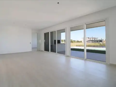 Casa 5 ambientes con 1 baño