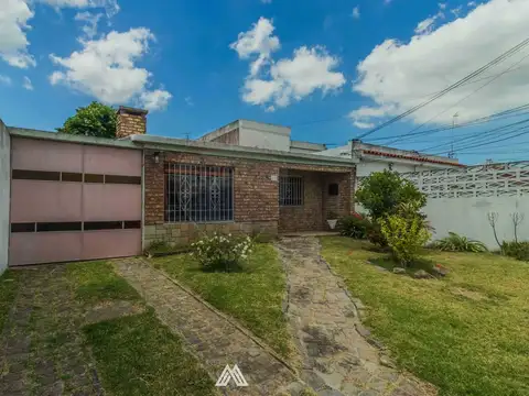 Venta casa de 3 dormitorios patio y gran terreno 