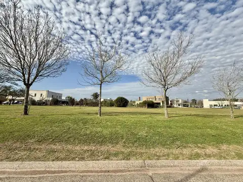 Terreno en Venta 44  mts Frente