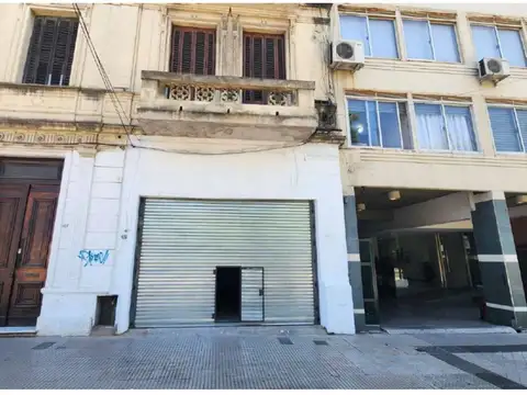 Alquiler comercial Local 200m2 PB. Bajas Expensas!