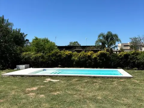 Casa en Venta con 3 cocheras