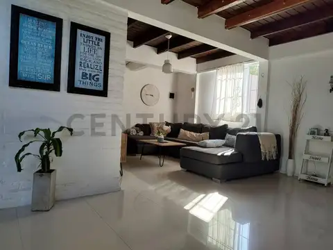 Casa en Venta con 1 cochera