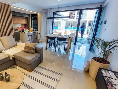 VENTA Casa Fisherton 3 dormitorios con pileta y parrillero