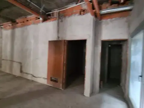 VENTA LOCAL  COMERCIAL PB  FRENTE NUÑEZ  ESTRENAR